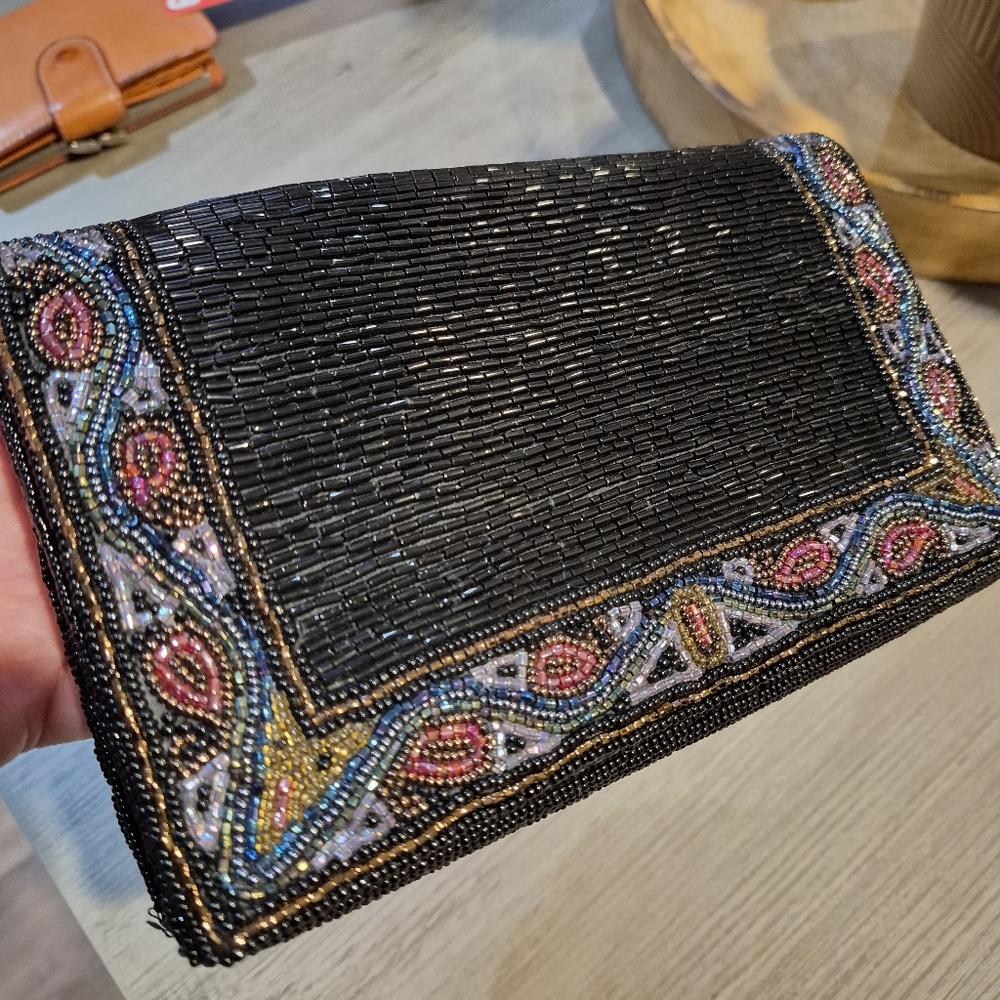 Vintage 1960s Beaded Shpulder & Clutch Purse With Metal Strap - Picture 6 of 16